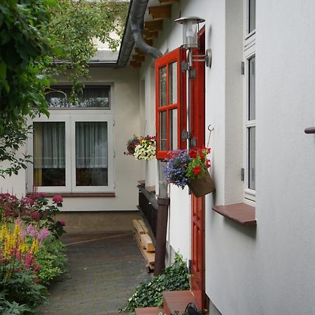Ferienwohnung Hofidyll - Warnemuende Rostock Esterno foto