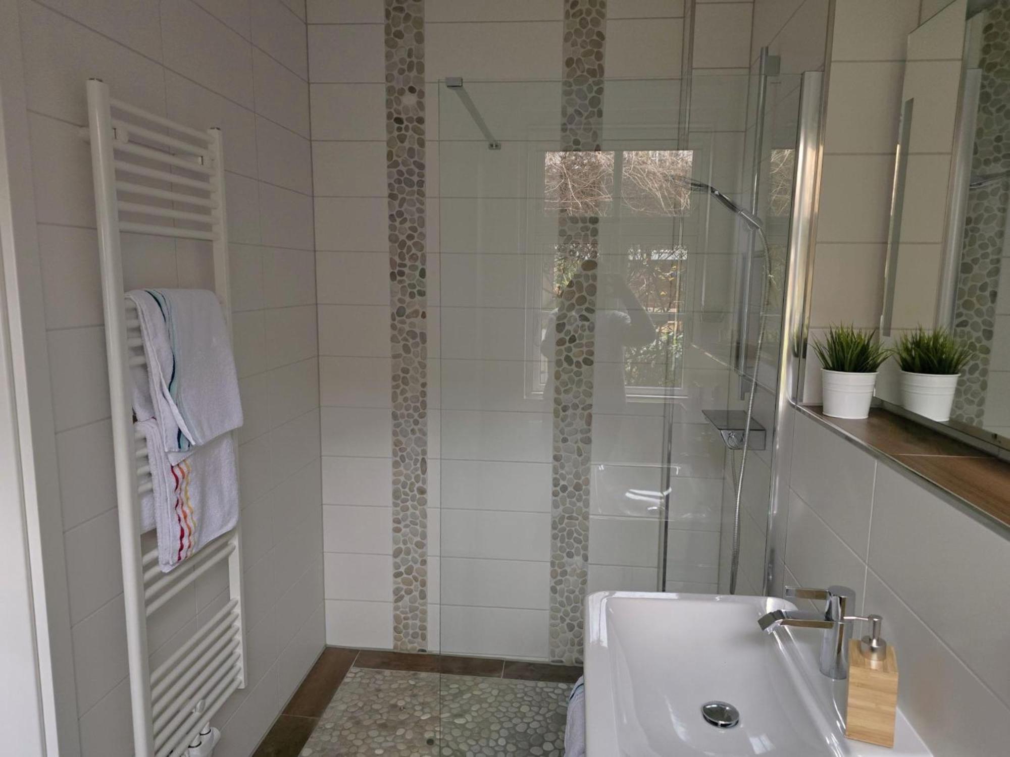 Ferienwohnung Hofidyll - Warnemuende Rostock Esterno foto