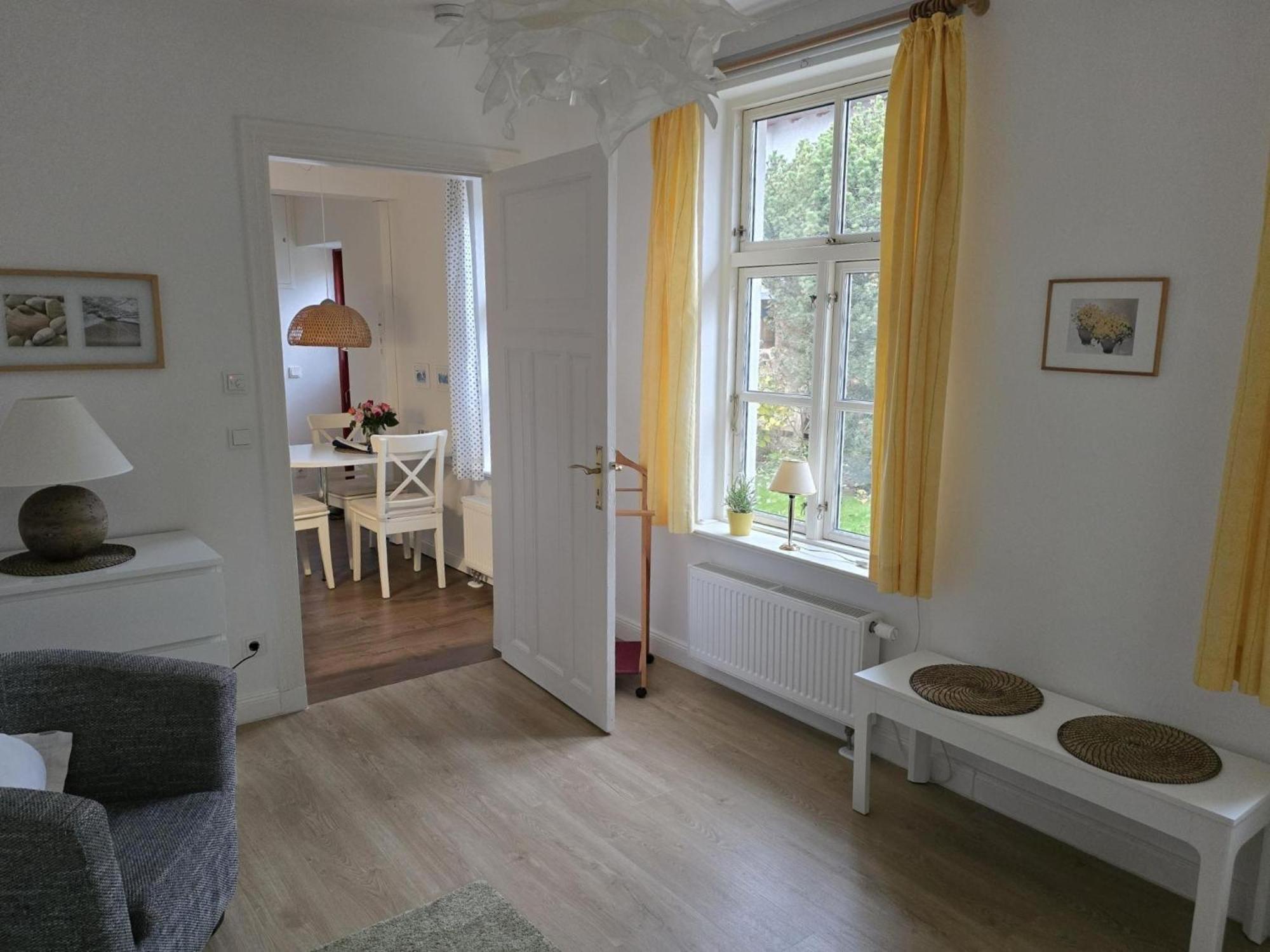 Ferienwohnung Hofidyll - Warnemuende Rostock Esterno foto